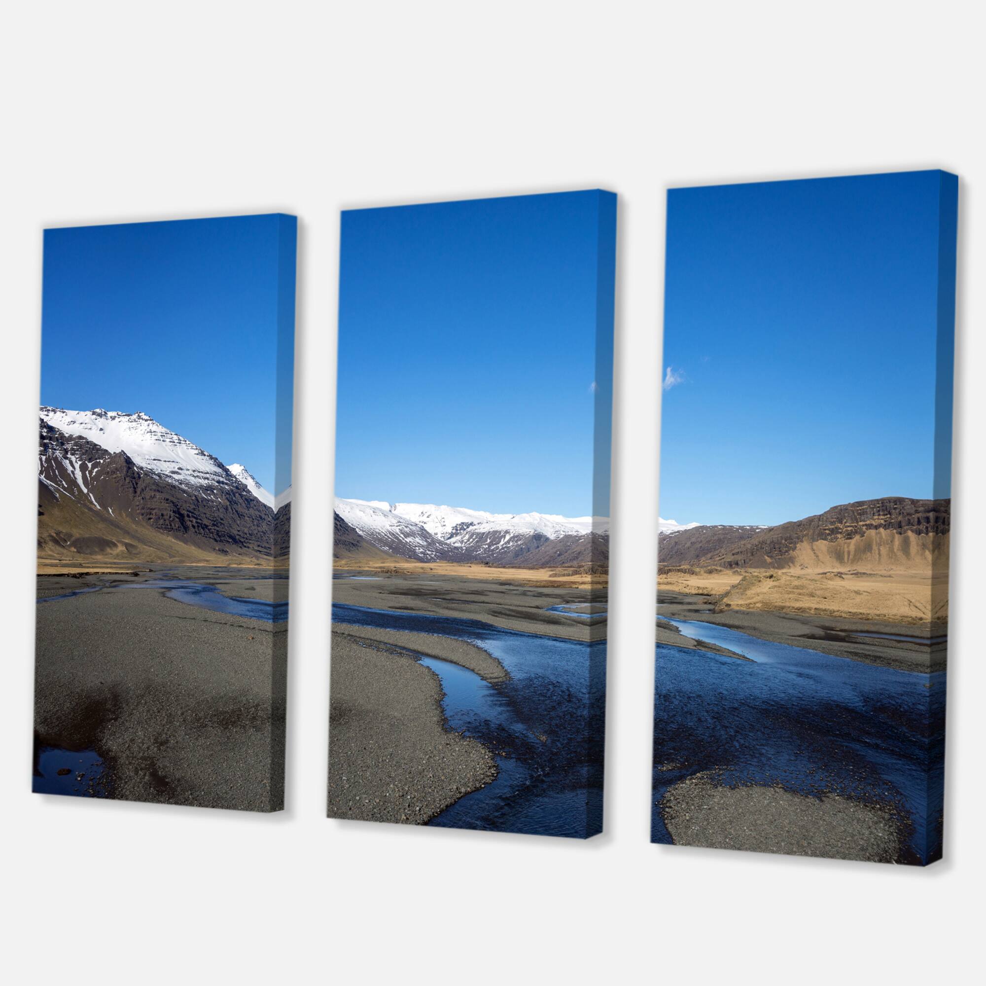 Designart - Mountains and Lakes Iceland